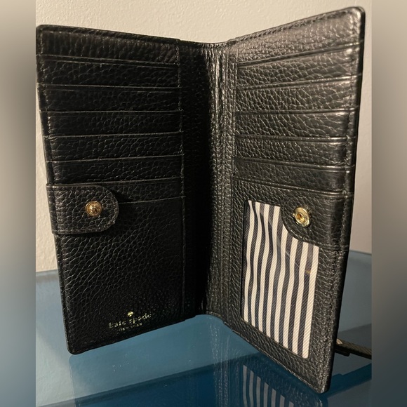 NWOT - Kate Spade Bifold Wallet - Pebbled Leather - Snap Closure thin wallet - Picture 3 of 9